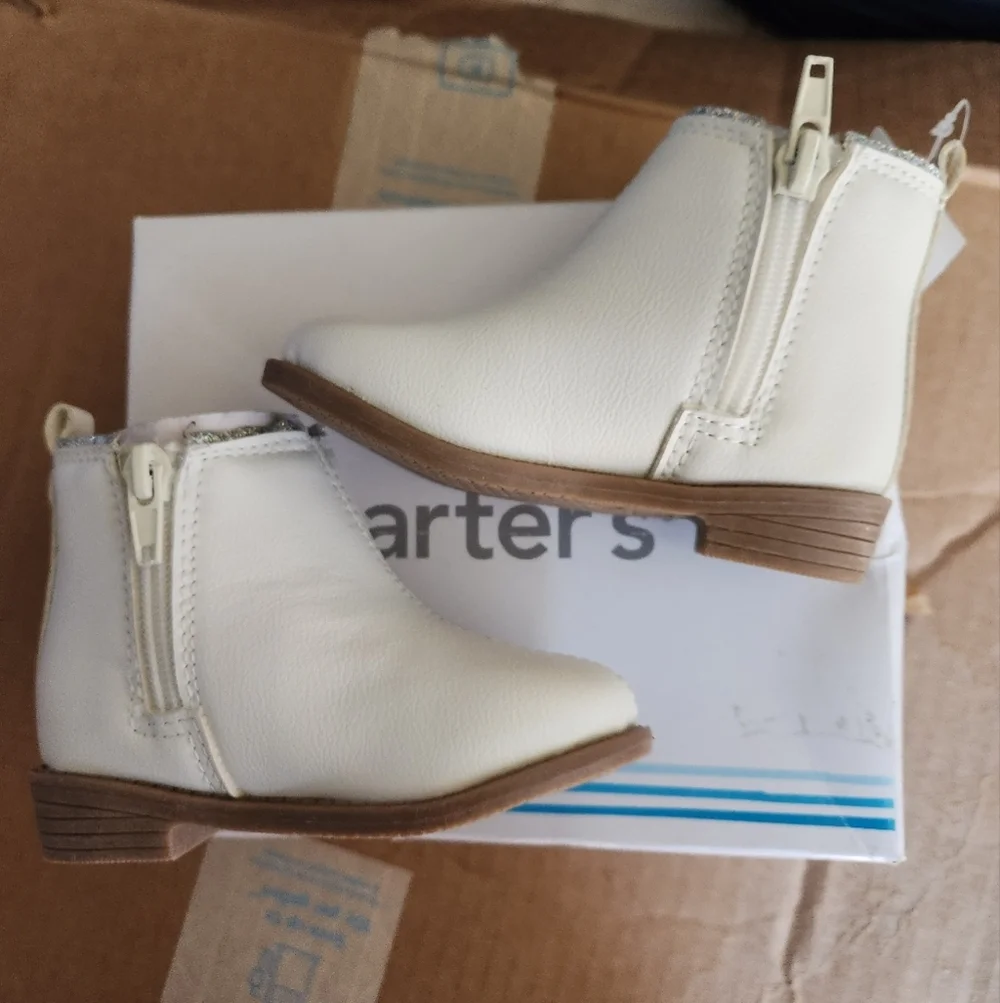 Carter's Toddler White Osaka Boots
